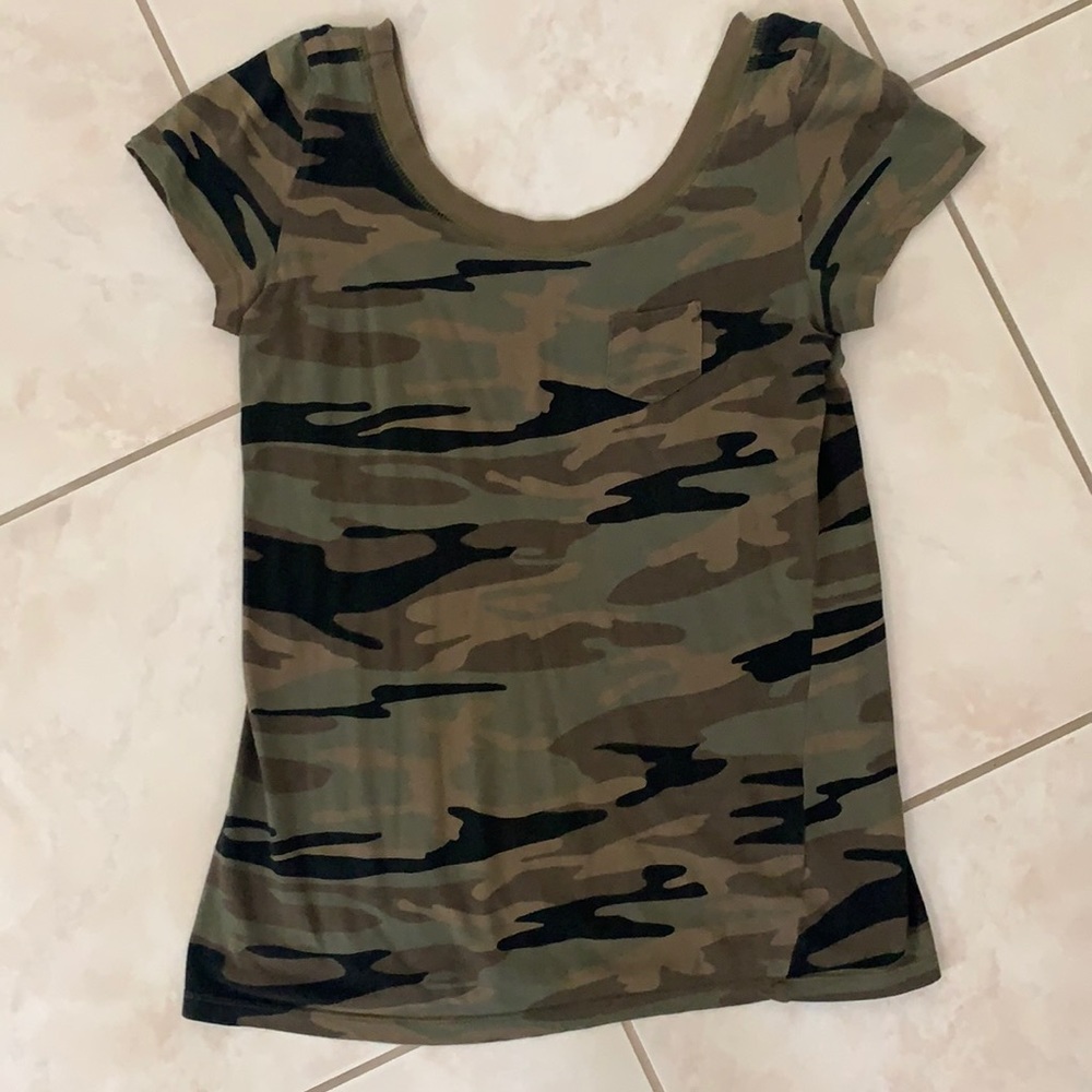 Camo print shirt with scoop neck